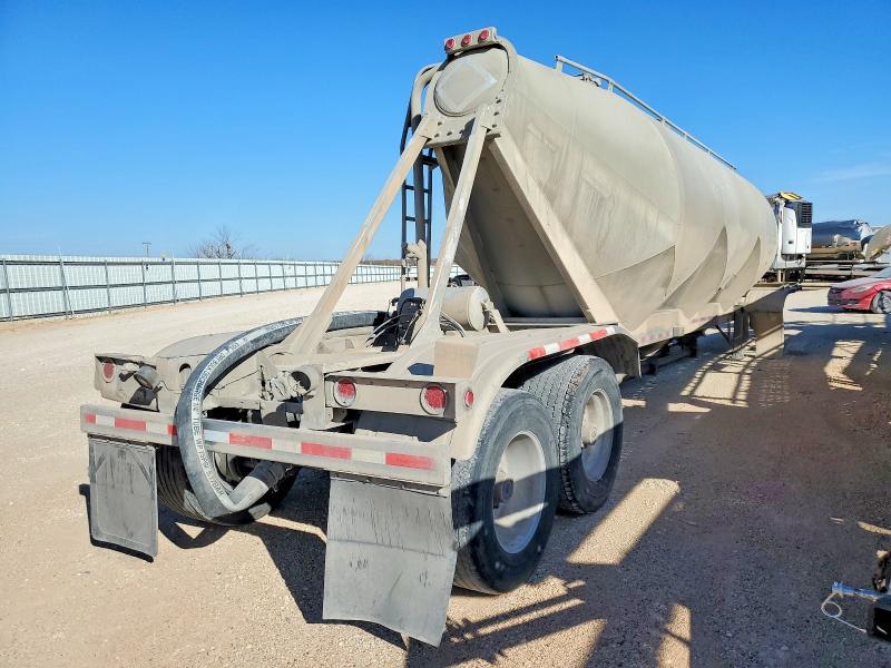 2005 LBT Pneumatic DRY Bulk Trailer