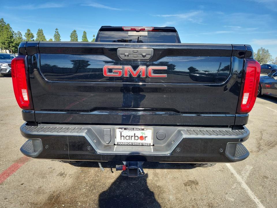 2021 GMC Sierra K2500 AT4