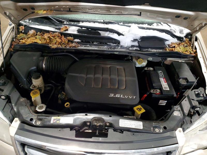 2013 Chrysler Town & Country Touring