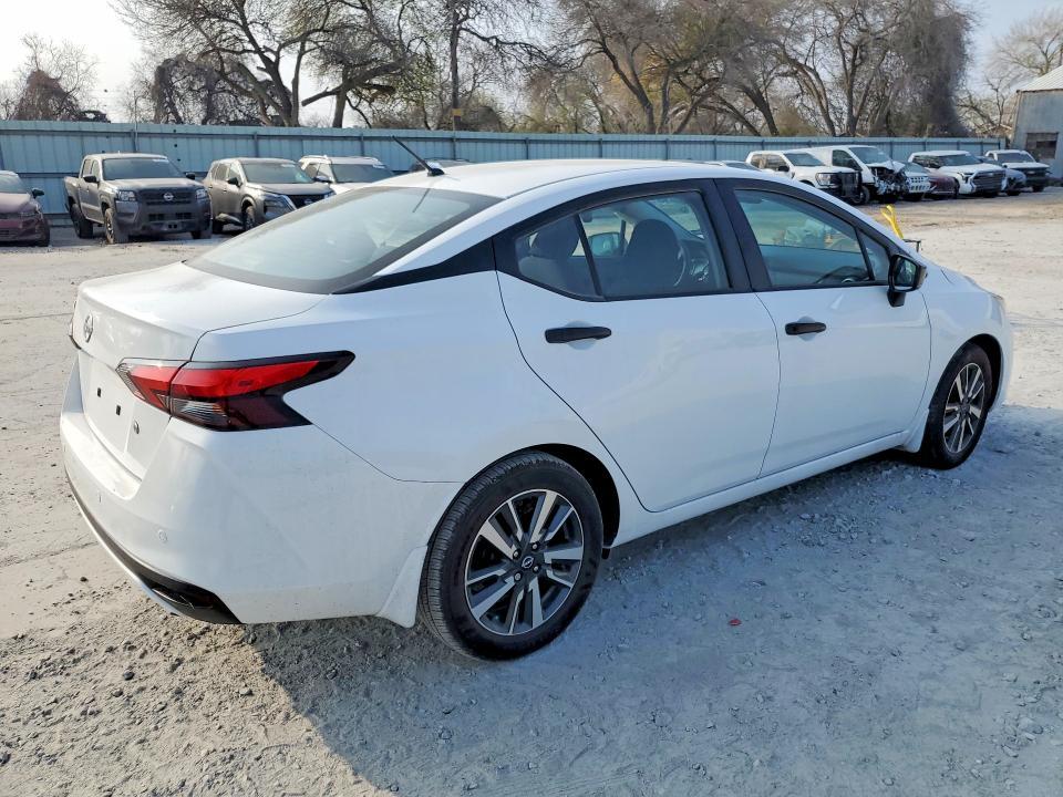 2025 Nissan Versa s