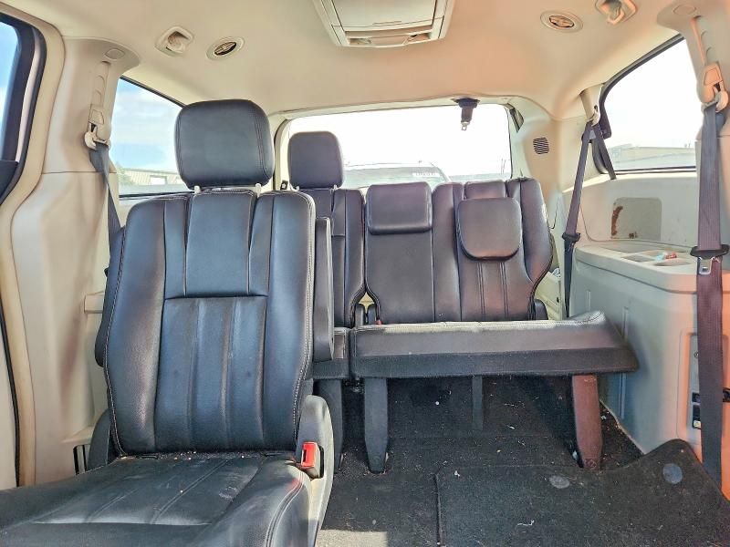 2016 Chrysler Town & Country Touring