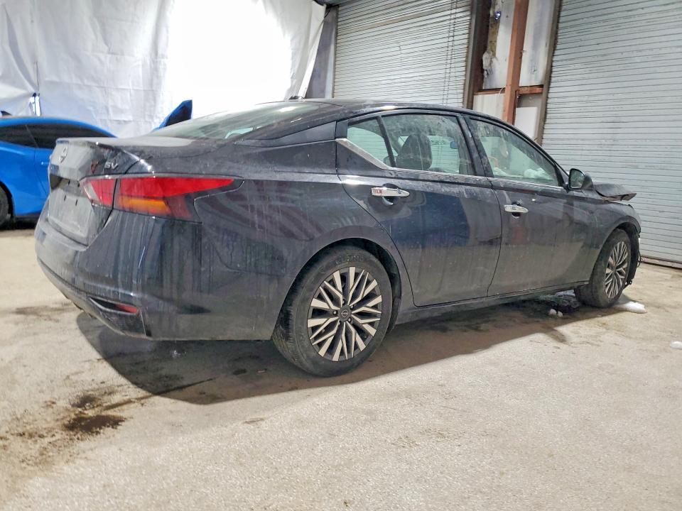 2024 Nissan Altima sv