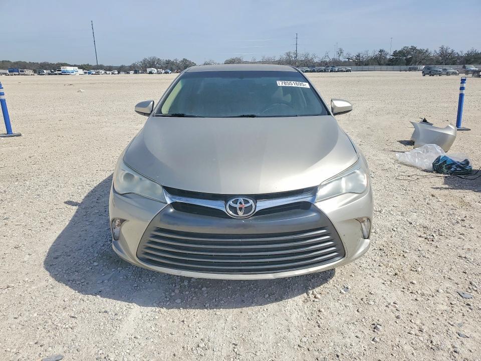 2015 Toyota Camry le