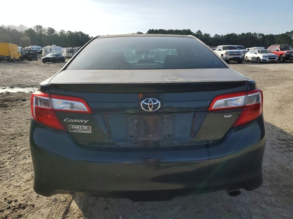 2014 Toyota Camry se