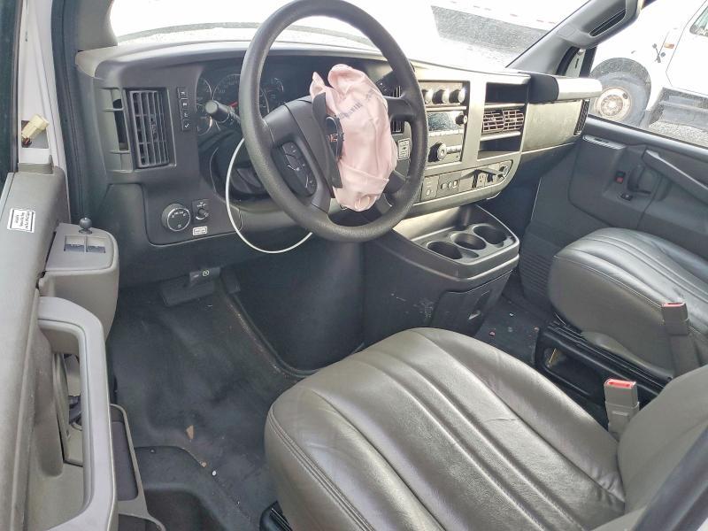 2023 GMC Savana CUT-BOX Truck