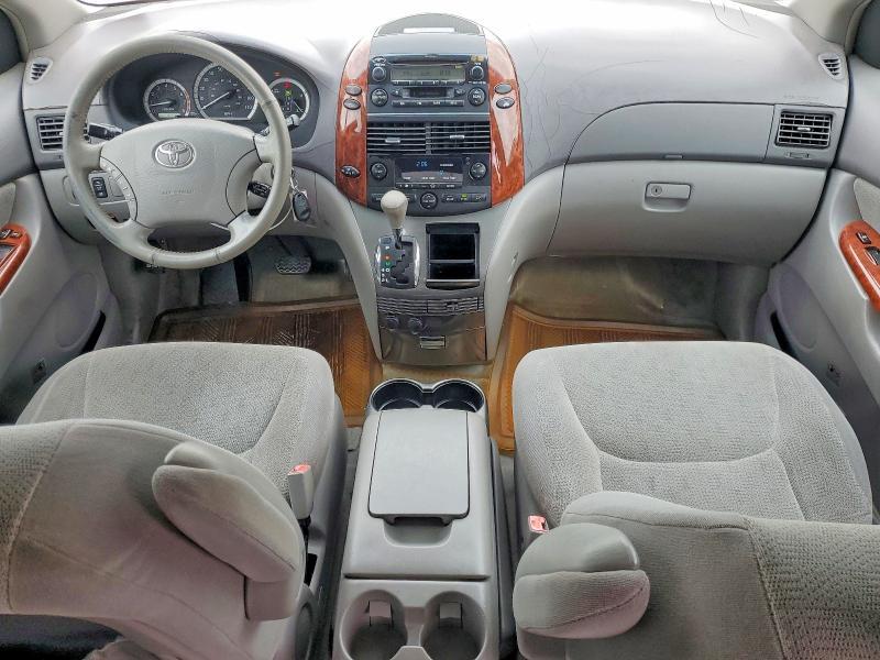 2004 Toyota Sienna xle