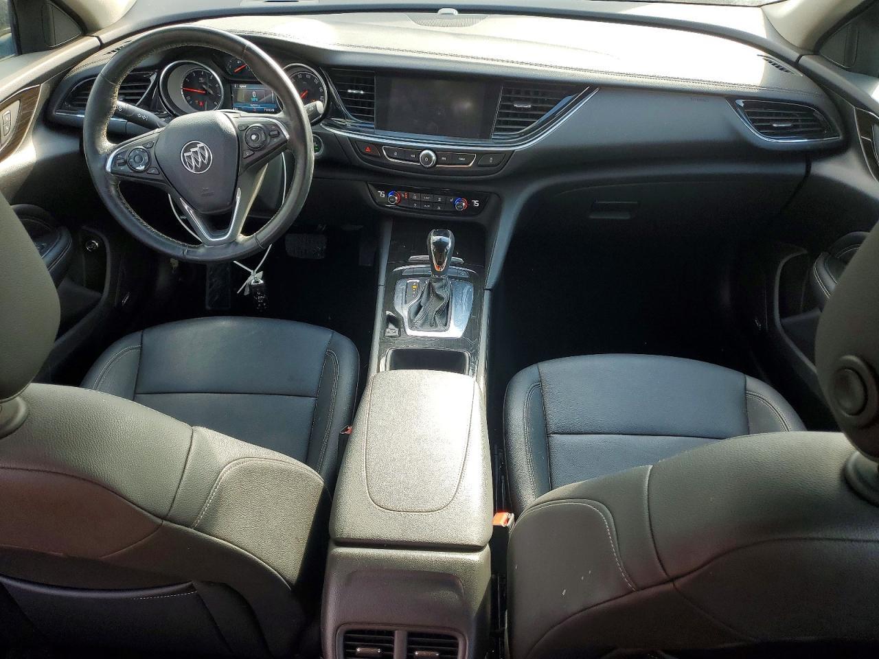 2018 Buick Regal Tourx Essence