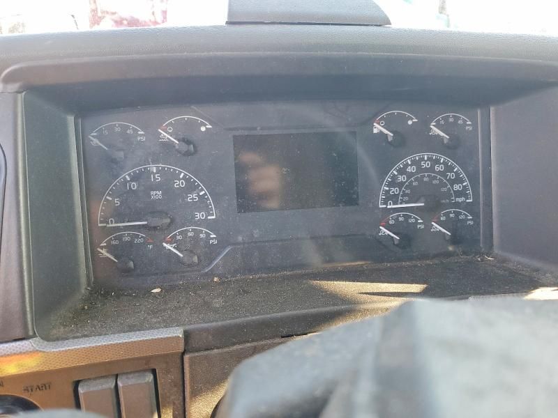 2020 Volvo VNR Semi Truck