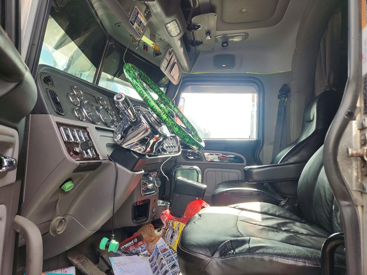 2021 Peterbilt 389 Semi Truck
