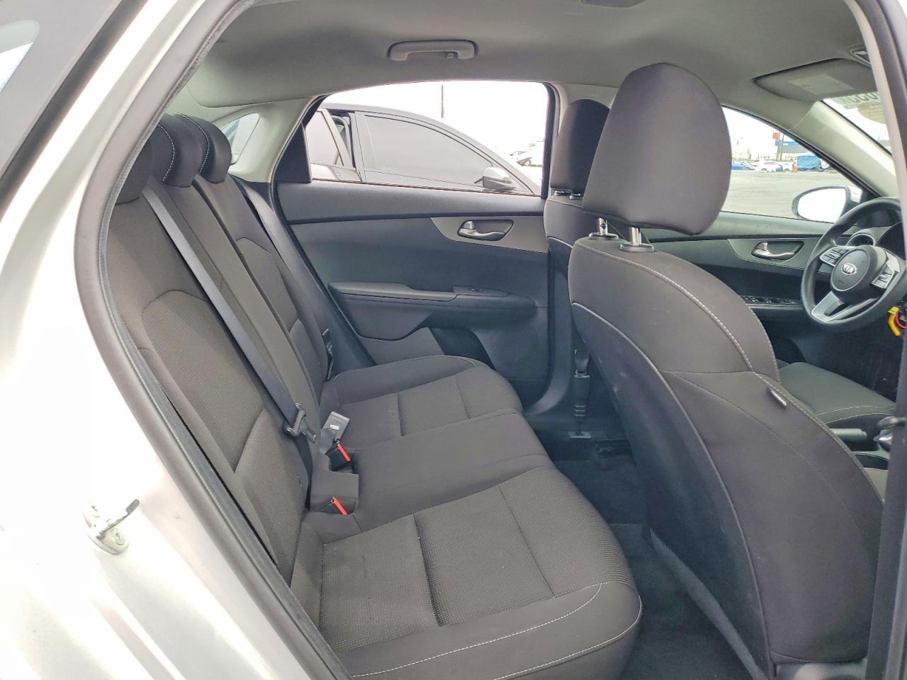2021 KIA Forte fe