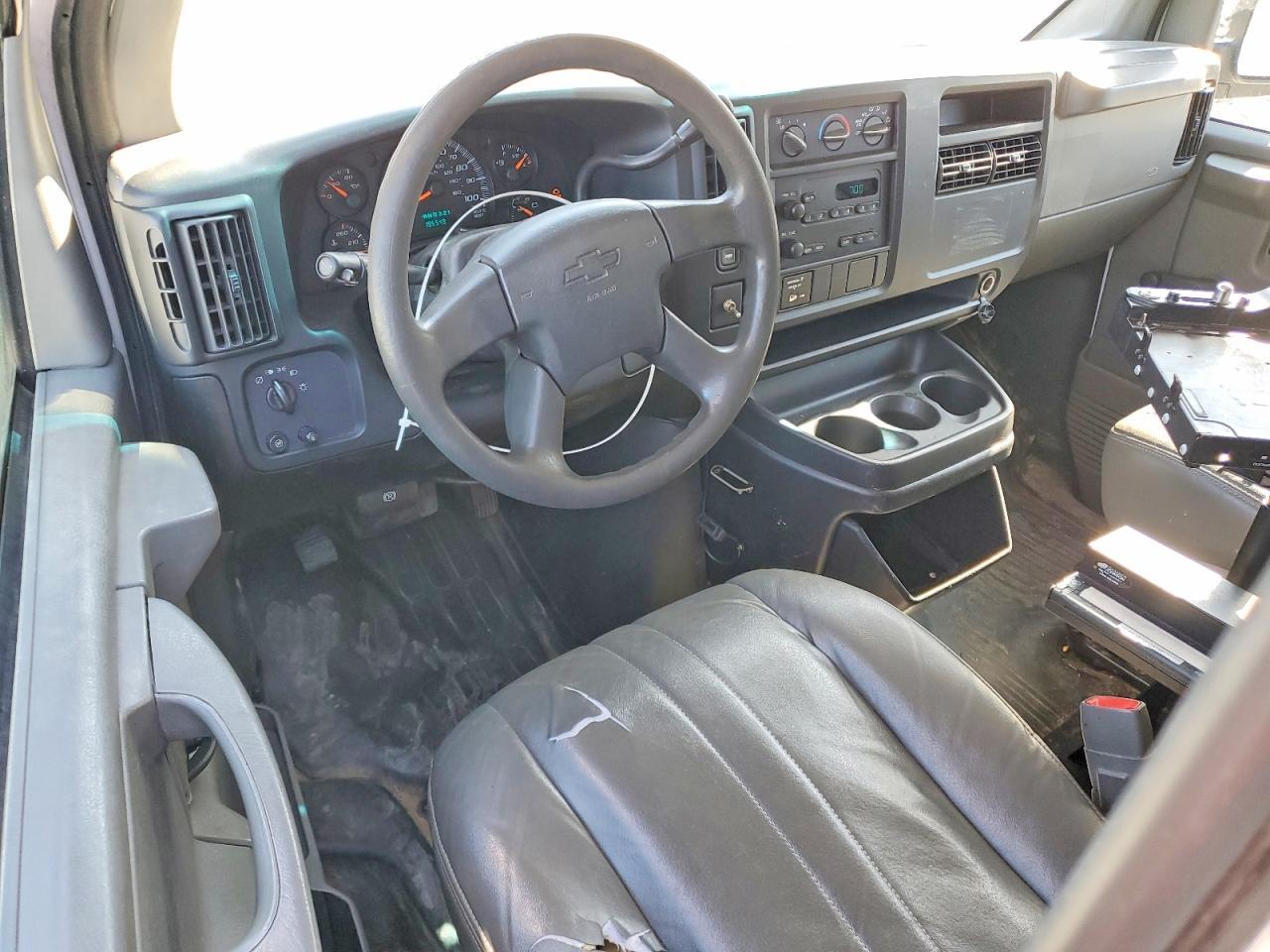 2006 Chev Rolet Express 2500 Utility / Service Van