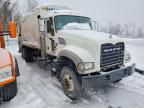 2014 Mack 400 GU400