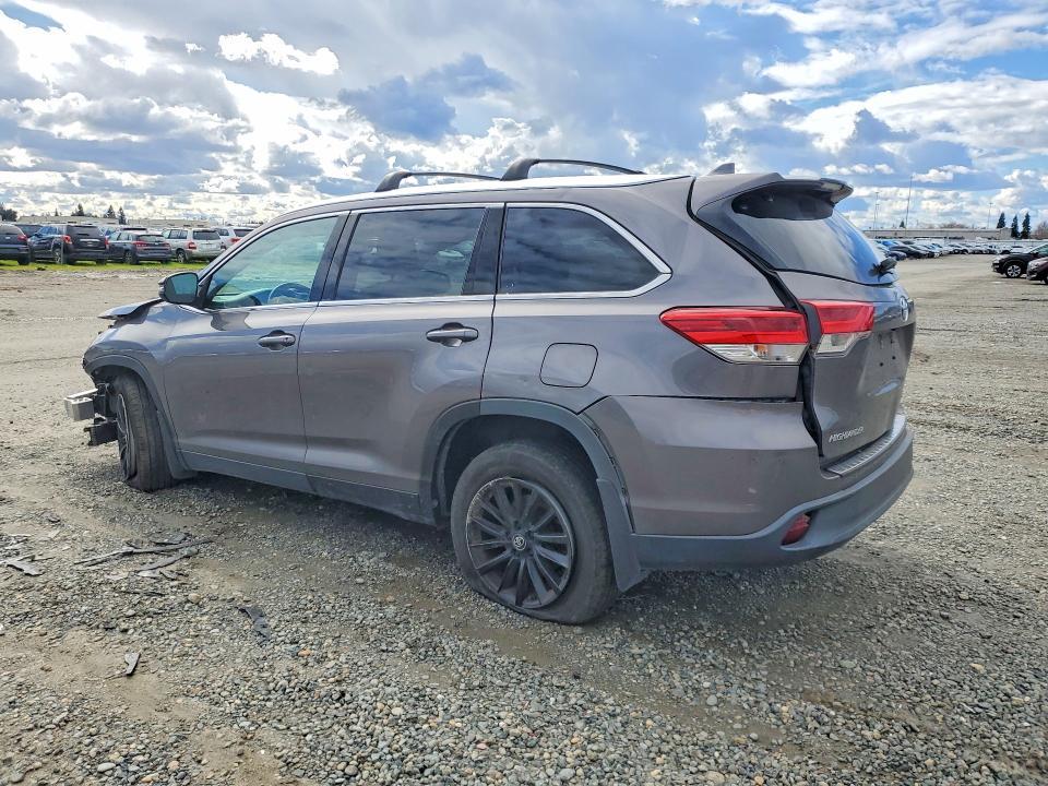 2019 Toyota Highlander se