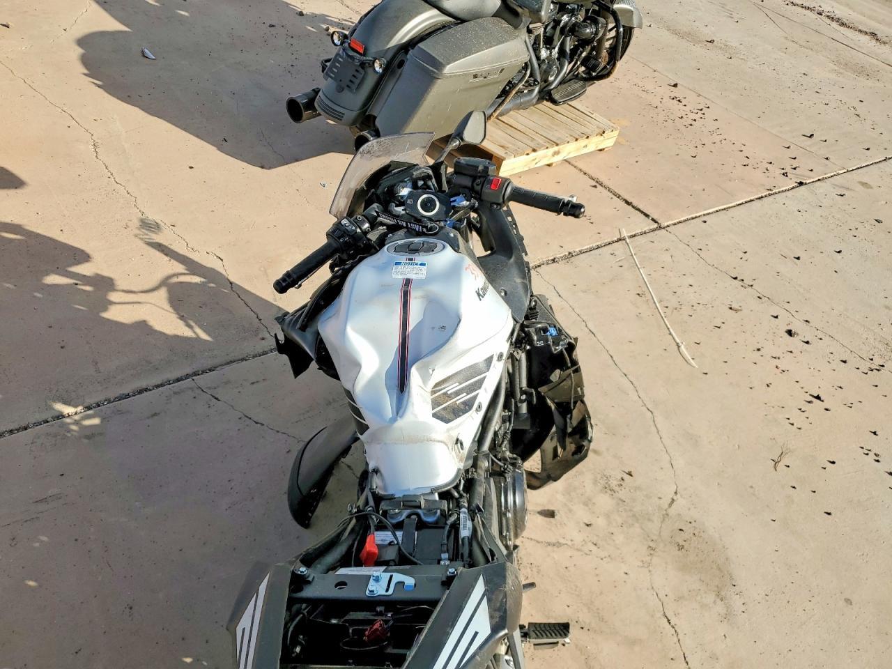 2026 Kawasaki EX650 P
