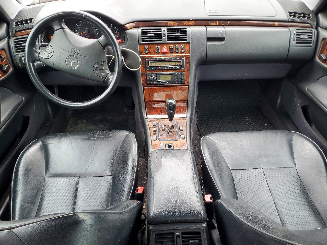 2001 Mercedes-Benz E 320