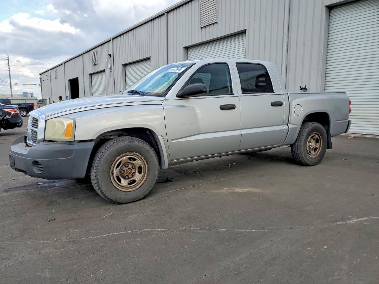 2005 Dodge Dakota Quattro