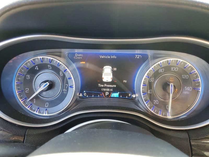 2015 Chrysler 300 Limited