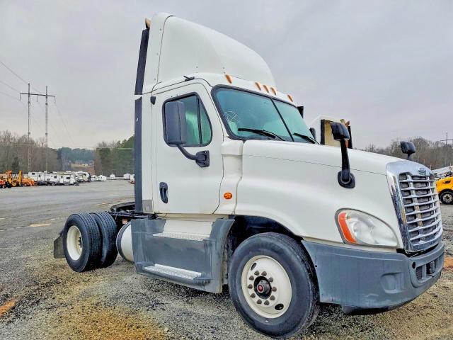 2016 Freightliner Cascadia 125 Semi Truck