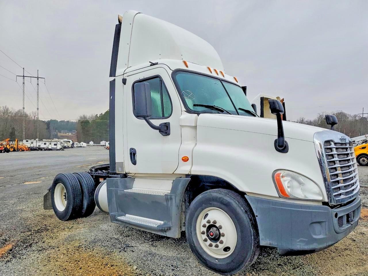 2016 Freightliner Cascadia 125 Semi Truck