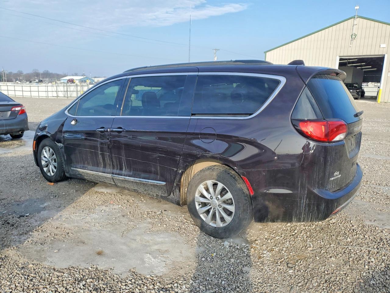 2017 Chrysler Pacifica Touring l