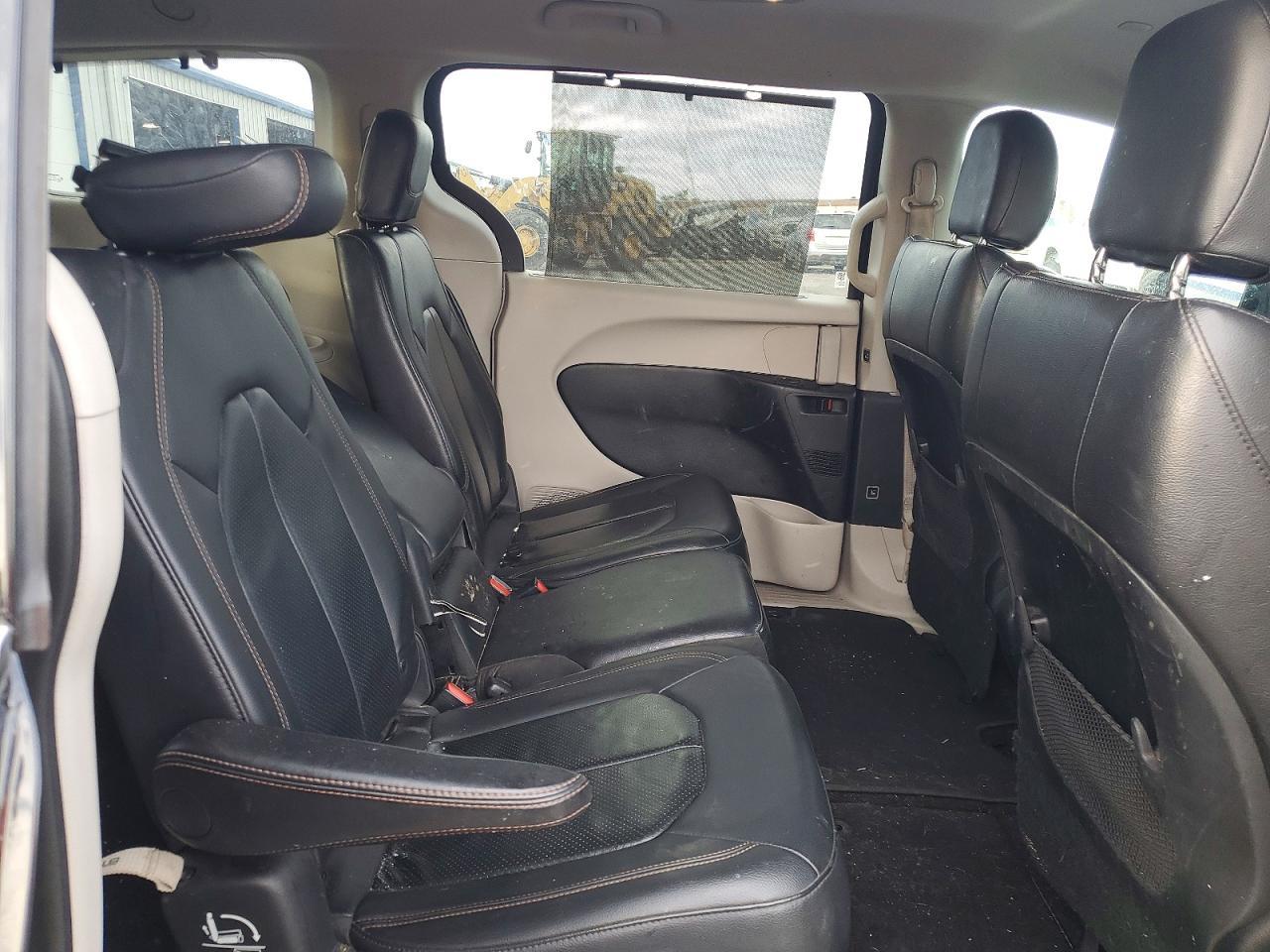 2018 Chrysler Pacifica Touring l