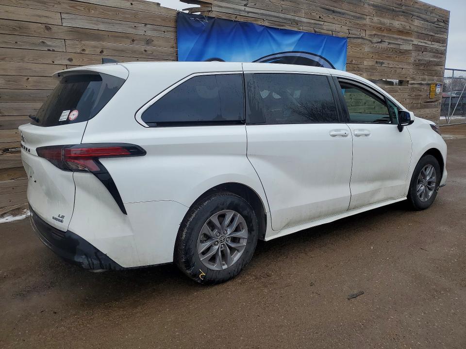 2022 Toyota Sienna le