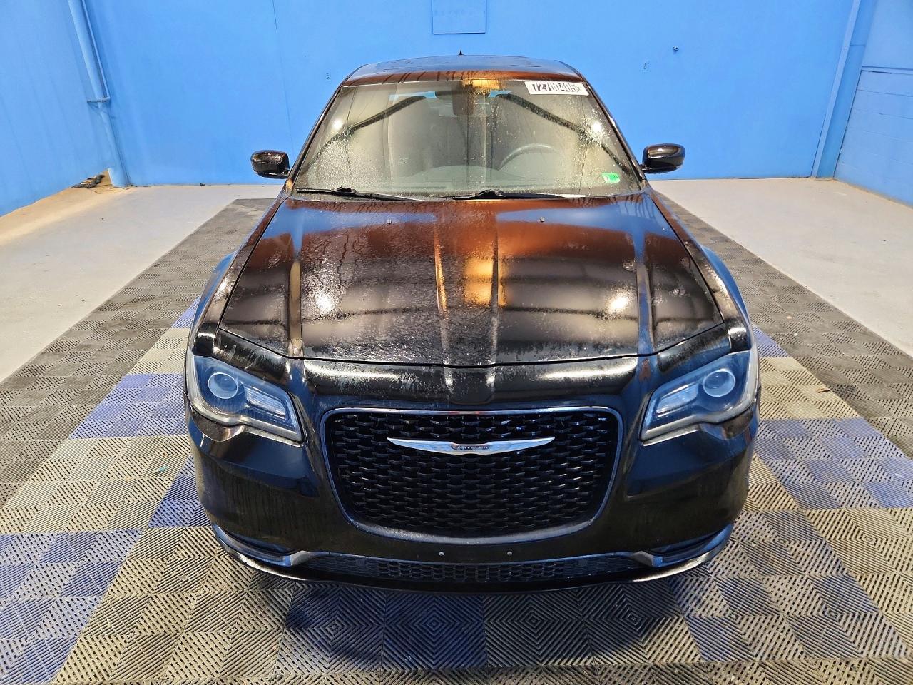 2018 Chrysler 300 s
