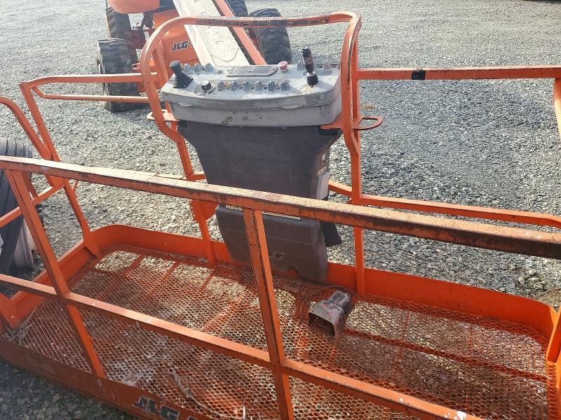 2002 JLG 600S Boom Lift