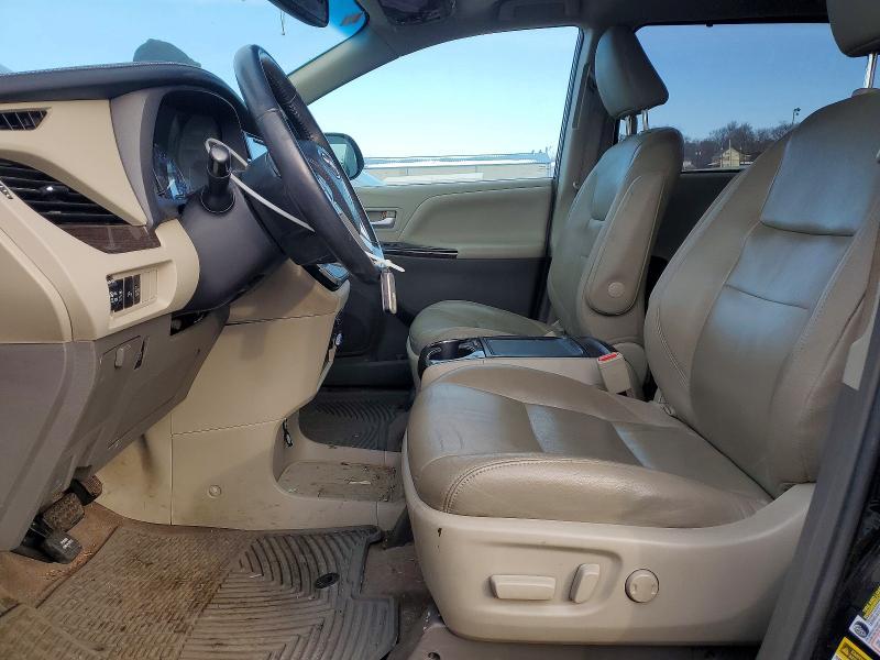 2017 Toyota Sienna xle 8-passenger