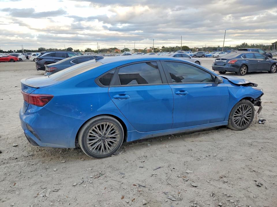 2024 KIA Forte gt Line