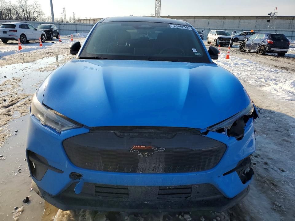 2022 Ford Mustang Mach-e gt