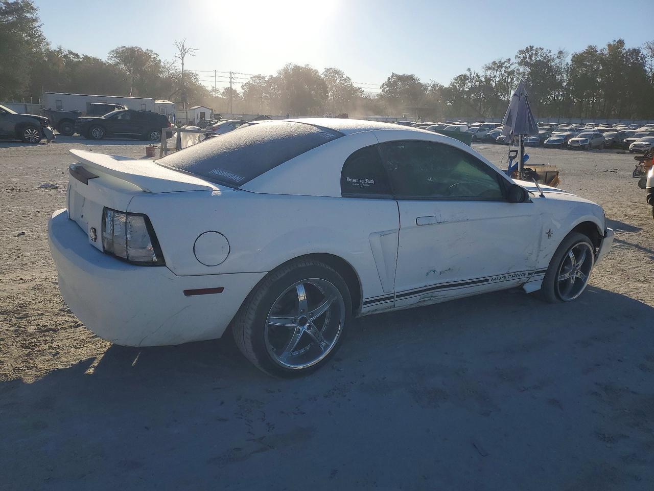 2000 Ford Mustang
