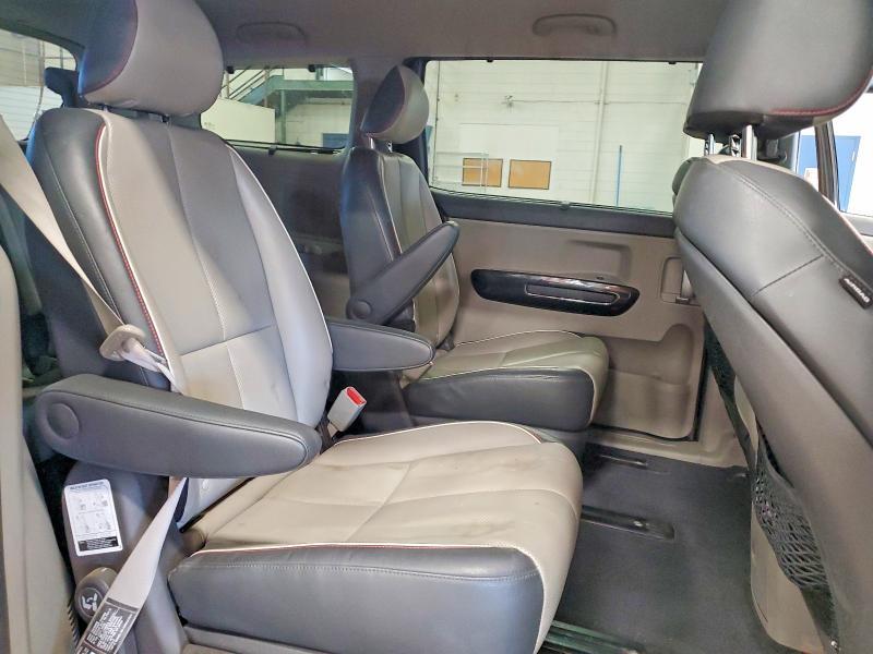 2017 KIA Sedona sx