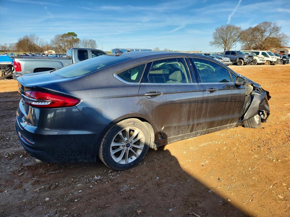 2020 Ford Fusion se