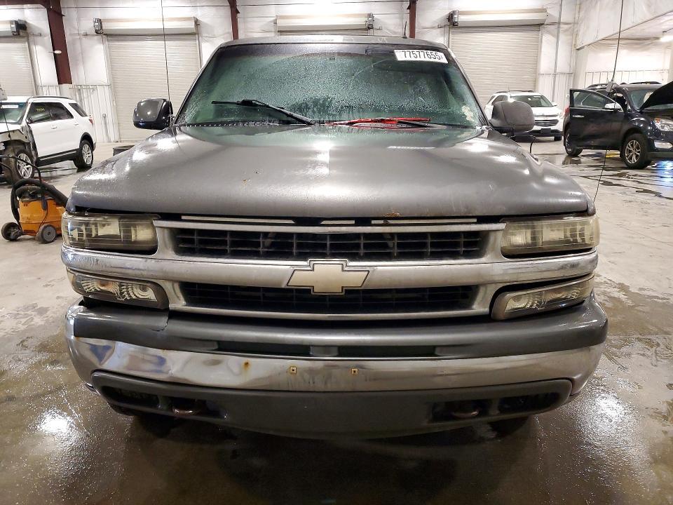 2002 Chevrolet Suburban 1