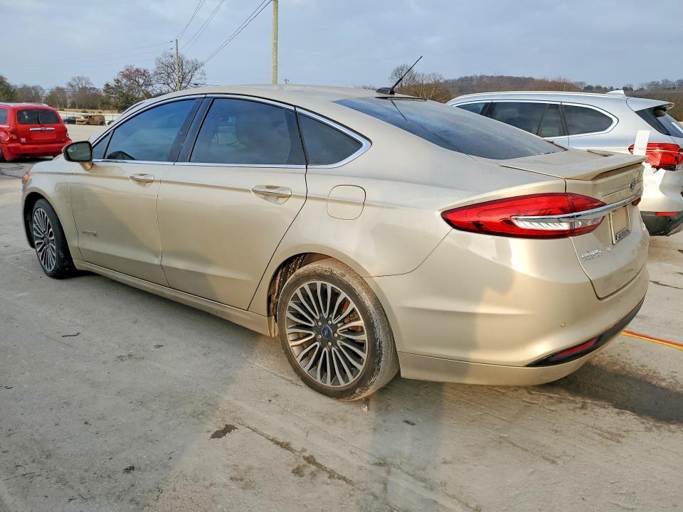 2018 Ford Fusion Titanium/platinum hev