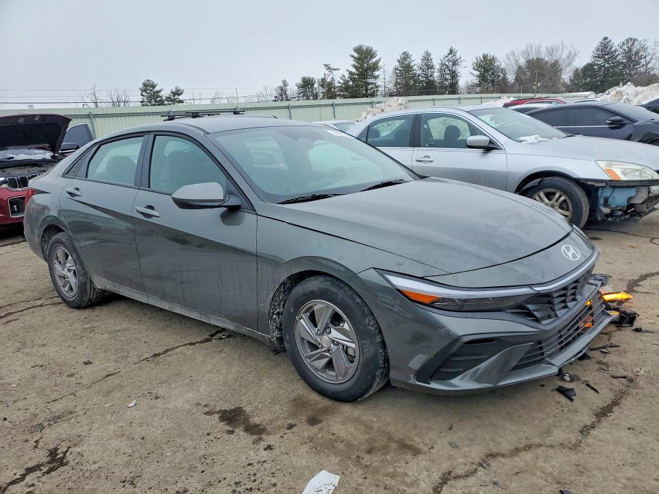 2025 Hyundai Elantra se