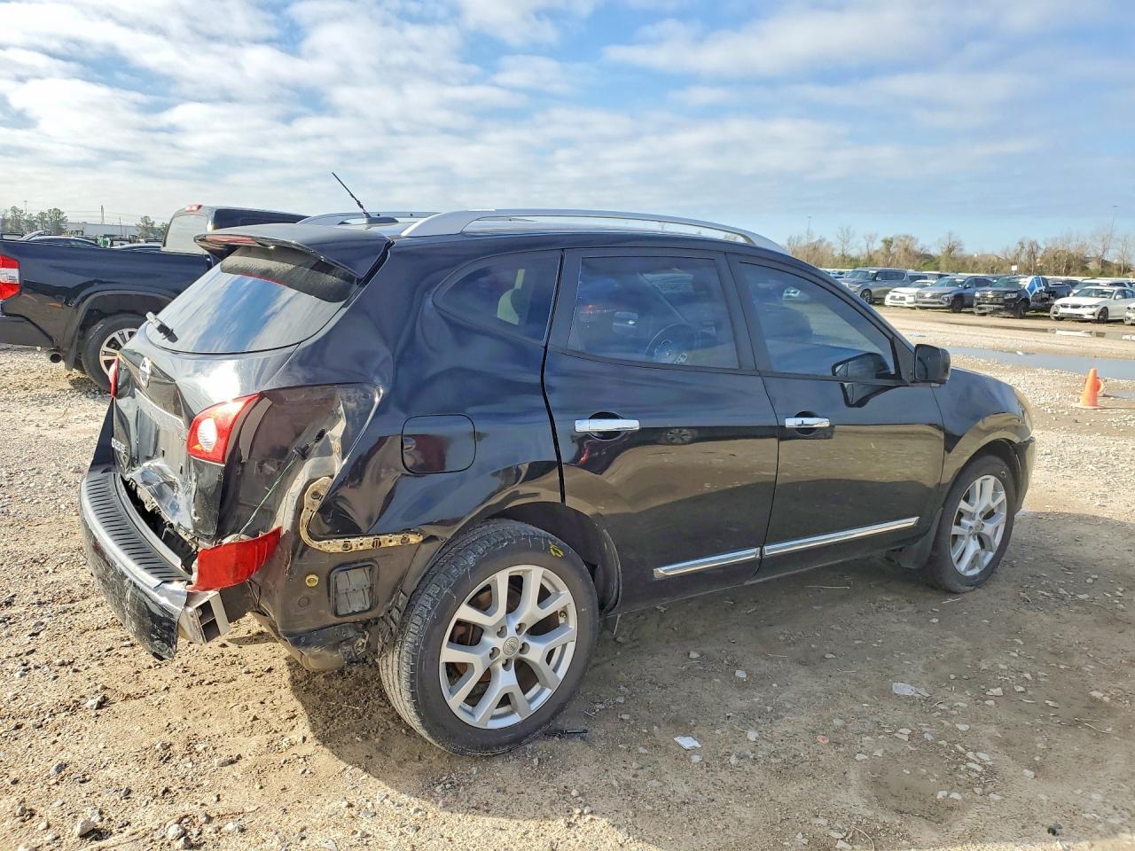 2012 Nissan Rogue s