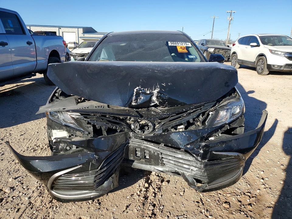 2023 Toyota Camry le