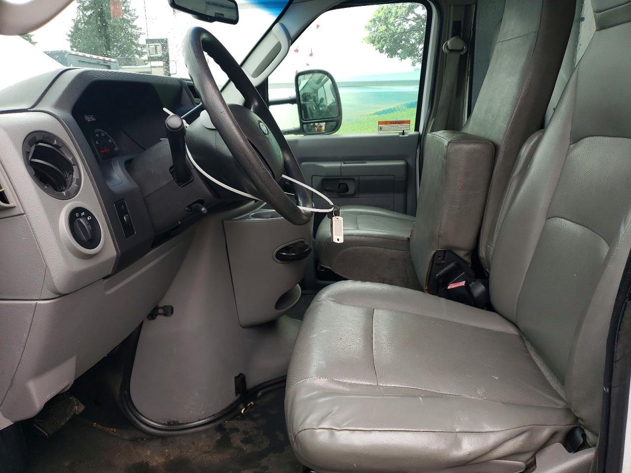 2011 Ford F350 BOX Truck