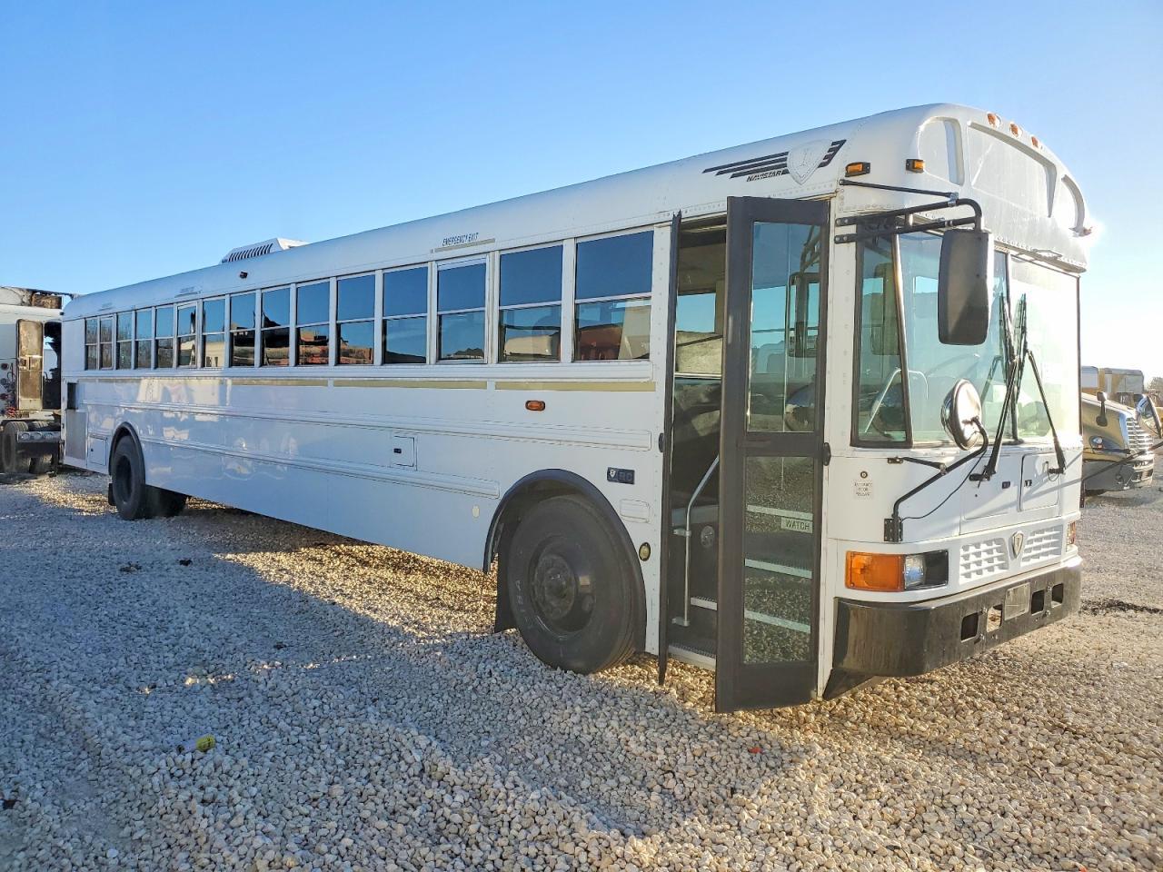 2016 Ic Corporation 3000 RE 7.6L V-6 Diesel