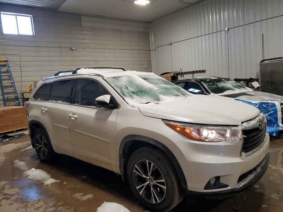 2016 Toyota Highlander xle