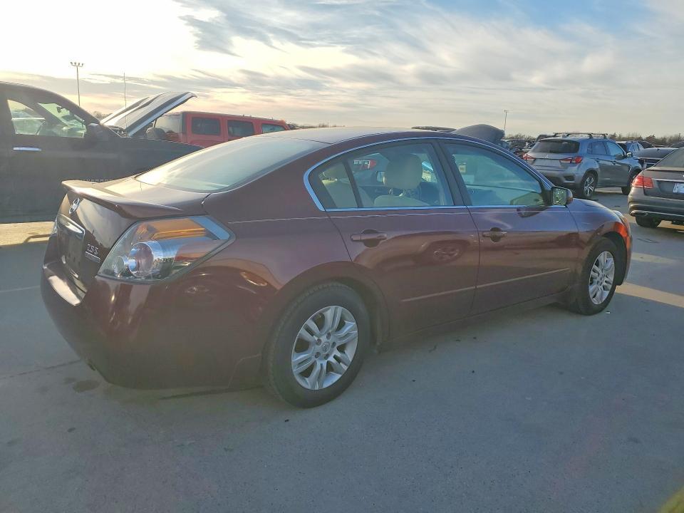 2011 Nissan Altima Base
