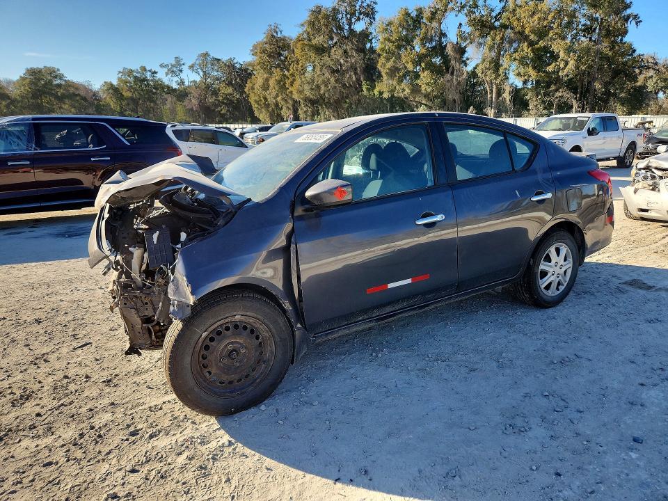 2015 Nissan Versa 1.6 sv