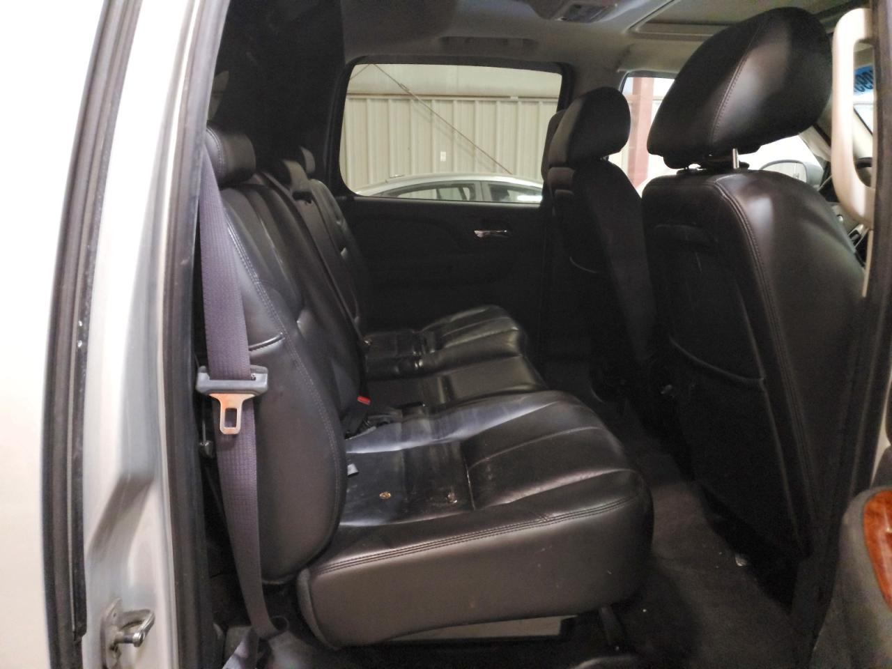 2011 Chevrolet Avalanche LT
