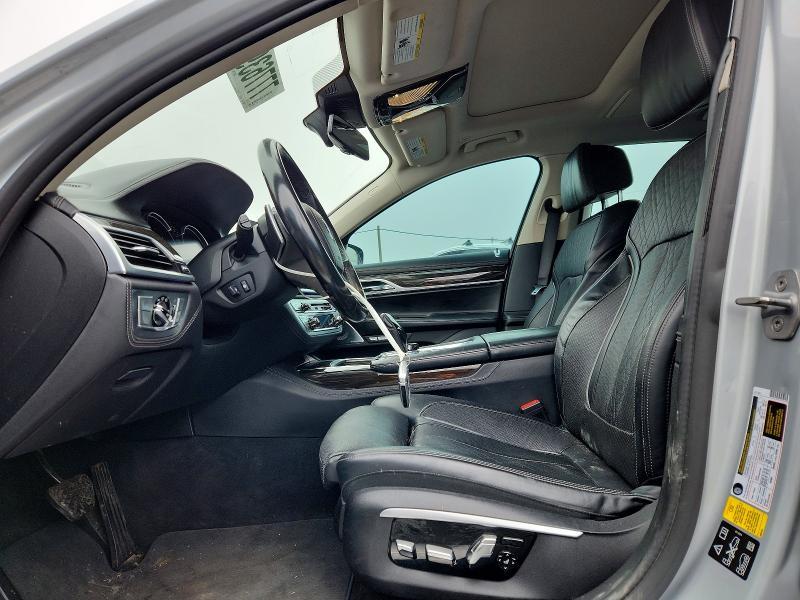 2016 BMW 750 xi