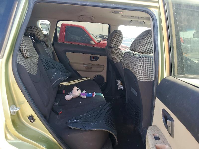 2010 KIA Soul +