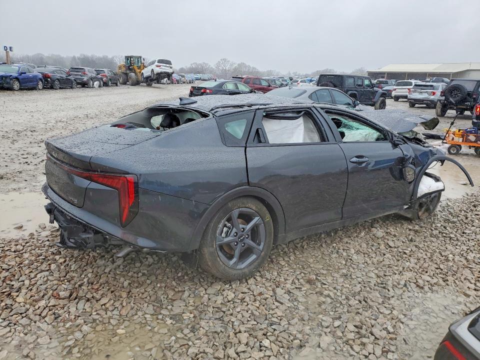 2025 KIA K4 lx