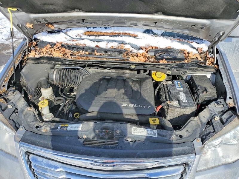2016 Chrysler Town & Country Touring
