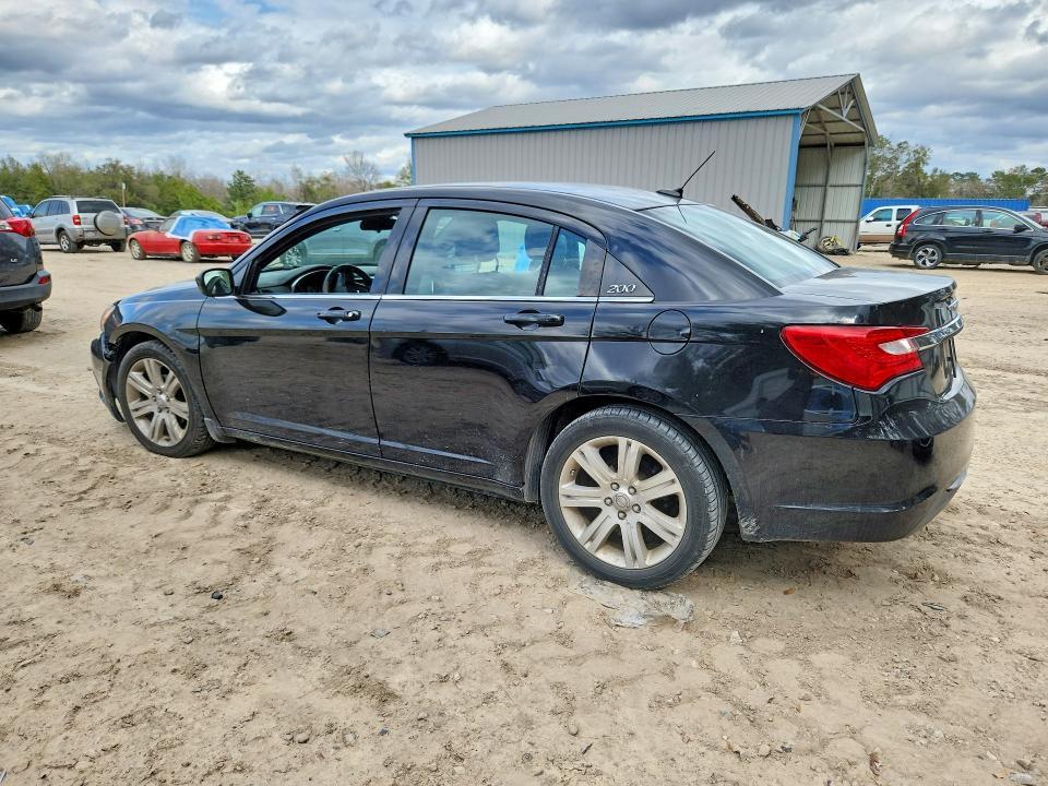 2013 Chrysler 200 lx